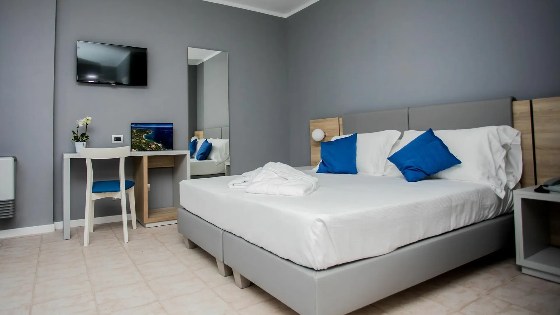 Bike&Boat Argentario Hotel Porto Santo Stefano  Porto Santo Stefano (Grosseto)